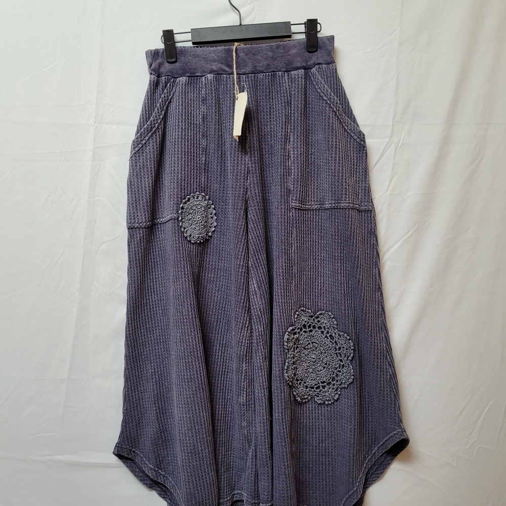 Easel Navy Wide-Leg Crocheted Patch Pants NWT - Picture 5 of 8